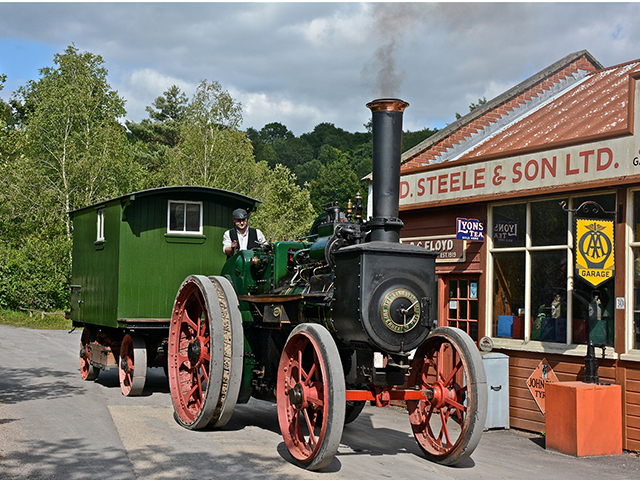 A Summer day at Amberley photographing road and agricultural steam engines at work around the Museum