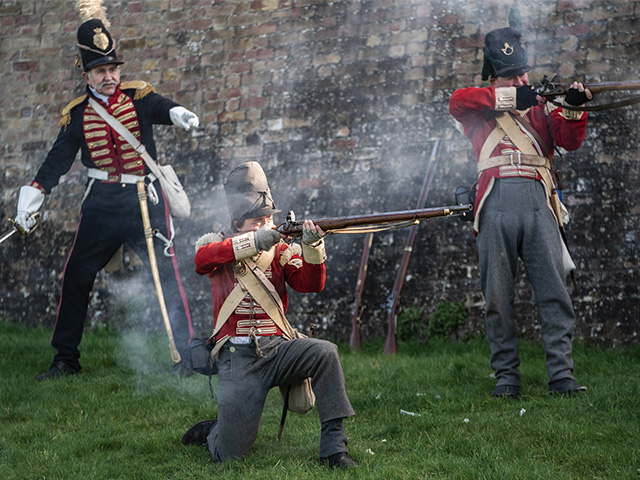 Capturing an early 19th century foot regiment with musket and cannon firing at Britains biggest Napoleonic fort: Fort Amherst!