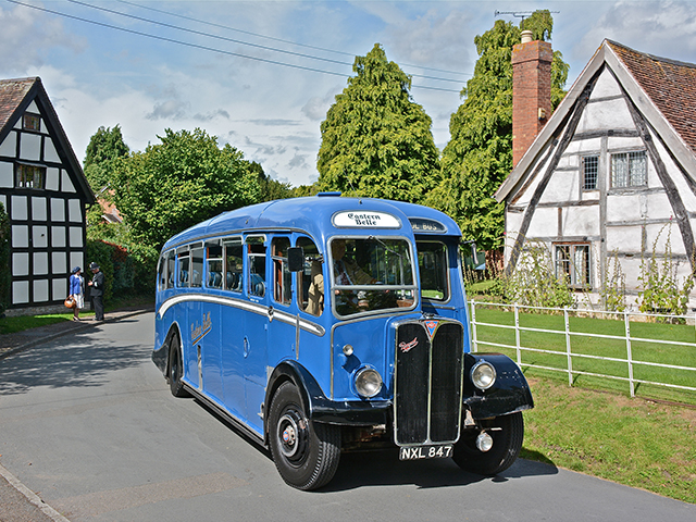 A day in the Warwickshire countryside featuring two vintage vehicles including a 1950 Dennis Lancet