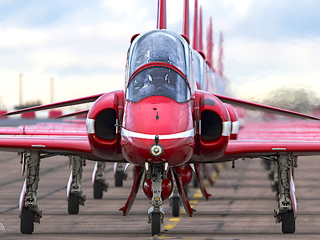 An Afternoon with the Red Arrows on Base at RAF Scampton